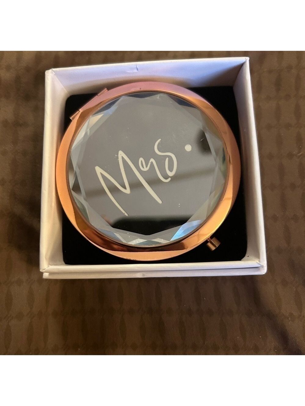 MRS. Compact mirror